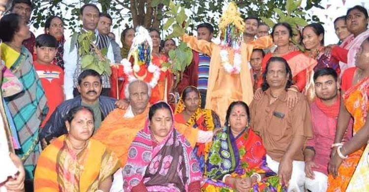 বগুড়ায় বট-পাকুড়ের বিয়ে, অতিথি ৫০০ বগুড়ায় বট-পাকুড়ের বিয়ে, অতিথি ৫০০