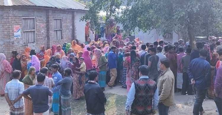 দৌলতপুরে মোটরসাইকেলের ধাক্কায় বৃদ্ধার মৃত্যু দৌলতপুরে মোটরসাইকেলের ধাক্কায় বৃদ্ধার মৃত্যু