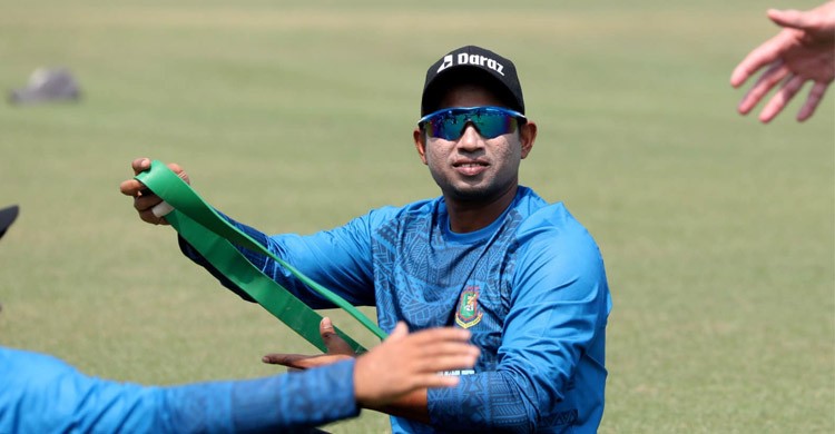 মাকে ফোন করে মাঠে যান রনি মাকে ফোন করে মাঠে যান রনি