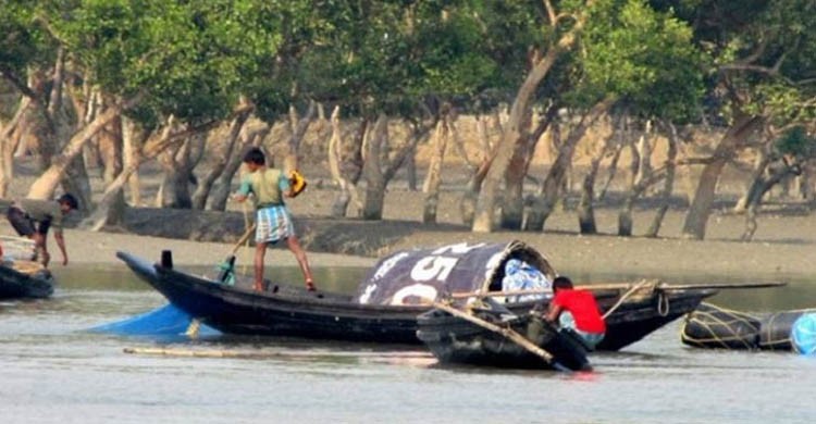 নিষেধাজ্ঞা অমান্য করে মাছ ধরায় ৮ জেলে গ্রেপ্তার নিষেধাজ্ঞা অমান্য করে মাছ ধরায় ৮ জেলে গ্রেপ্তার