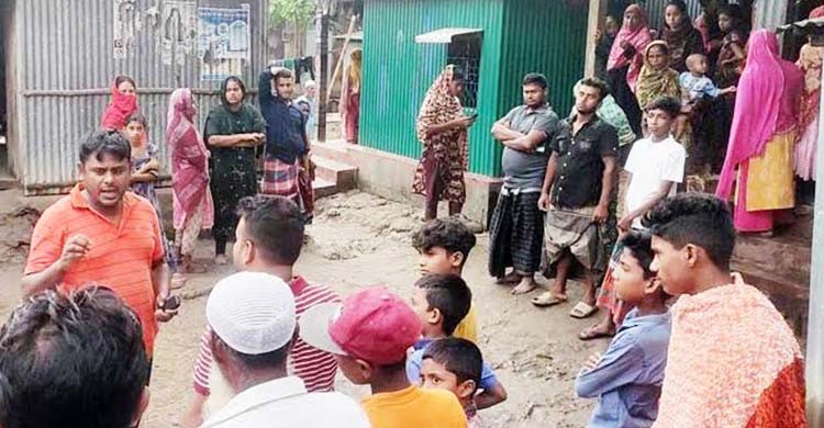 নরসিংদীতে বজ্রপাতে নারীসহ ৫ জনের মৃত্যু নরসিংদীতে বজ্রপাতে নারীসহ ৫ জনের মৃত্যু