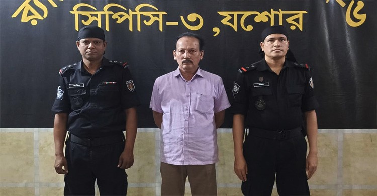প্রধানমন্ত্রীর গাড়িবহরে হামলার সাজাপ্রাপ্ত আসামি গ্রেপ্তার প্রধানমন্ত্রীর গাড়িবহরে হামলার সাজাপ্রাপ্ত আসামি গ্রেপ্তার