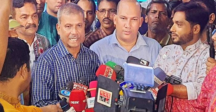 গণহত্যার বিচার শুরু হলে অনেক দ্বিধা-প্রশ্ন দূর হবে : আসিফ নজরুল গণহত্যার বিচার শুরু হলে অনেক দ্বিধা-প্রশ্ন দূর হবে : আসিফ নজরুল