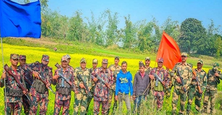 ঠাকুরগাঁও সীমান্তে আটক ২ বাংলাদেশিকে বিজিবির কাছে হস্তান্তর করল বিএসএফ ঠাকুরগাঁও সীমান্তে আটক ২ বাংলাদেশিকে বিজিবির কাছে হস্তান্তর করল বিএসএফ