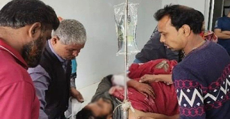 সিঙ্গারা খেয়ে টাকা না দেয়ায় রক্তক্ষয়ী সংঘর্ষ, বিএনপি নেতাসহ আহত ১৩