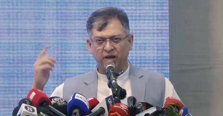 প্রধানমন্ত্রীর মেয়াদ ১০ বছর নির্ধারণ করে স্বৈরাচারকে রুখে দেয়া হয়েছে: সালাহউদ্দিন আহমদ