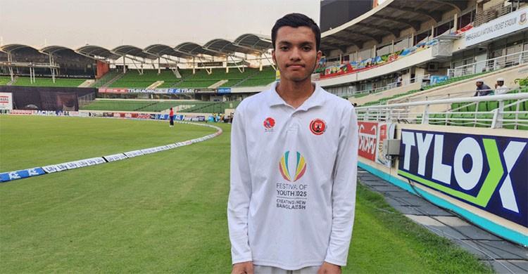 ২২ ছক্কার সঙ্গে ৫০ চারে একাই ৪০৪ রান করলেন মুস্তাকিম ২২ ছক্কার সঙ্গে ৫০ চারে একাই ৪০৪ রান করলেন মুস্তাকিম