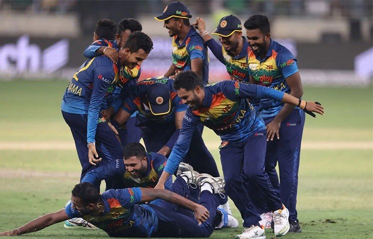 ফাইনাল ম্যাচ যেমন জমজমাট হবে বলে ধারনা করা হয়েছিল, তার ছিটেফোঁটাও হয়নি। এই না হওয়ার কারণ পাকিস্তানের ব্যাটিং ব্যর্থতা। গোটা আসরেই একমাত্র ভারতের বিপক্ষে সুপার ফোরে তারা ১৮১ রান অতিক্রম করে জিতেছে।