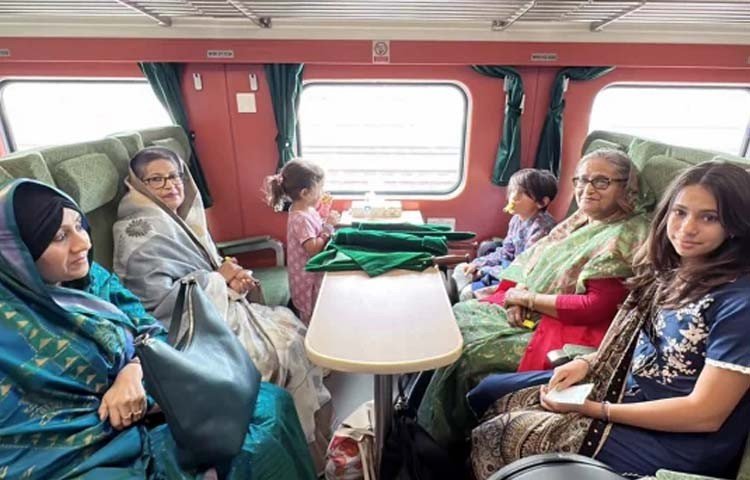 পদ্মা সেতু হয়ে দেশের দক্ষিণের পথে রেলপথ চালু হয়েছে