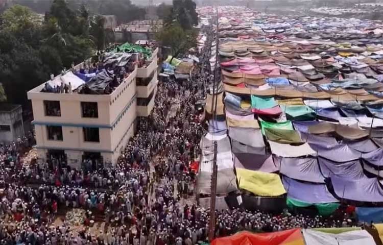 বিশ্ব ইজতেমায় আখেরি মোনাজাত