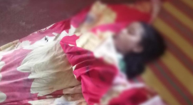মাকে তালাক দেওয়ায় বাবার উপর অভিমান করে মেয়ের আত্মহত্যা