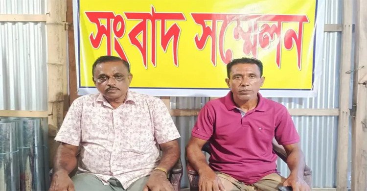 টুঙ্গিপাড়ায় সংবাদ সম্মেলন করে দুই আওয়ামী লীগ নেতার পদত্যাগ 