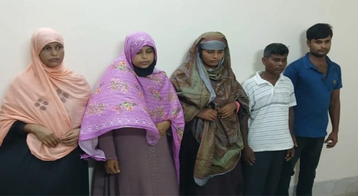 বৃদ্ধা মাকে মারধরের ভিডিও ভাইরাল, ছেলে-পুত্রবধূসহ গ্রেপ্তার ৫ (ভিডিও)
