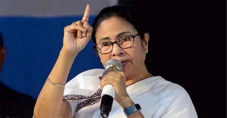 বাংলাদেশি আখ্যা দিয়ে গরিবের ওপর নির্যাতন: বিজেপিকে উৎখাতের ডাক মমতার