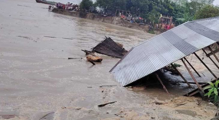 পদ্মা সেতু প্রকল্পের বাঁধে আবারো ধস, ৩০ ঘর নদীতে বিলীন