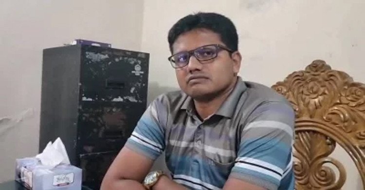 ফ্রিতে ইন্টারনেট না দেওয়ায় ব্যবসায়ীকে বেধড়ক পেটালো পুলিশ