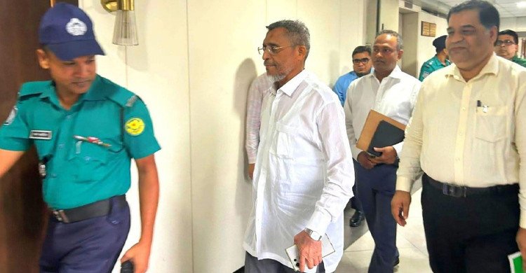 ১৯ বছর পর স্বরাষ্ট্র মন্ত্রণালয়ে লুৎফুজ্জামান বাবর