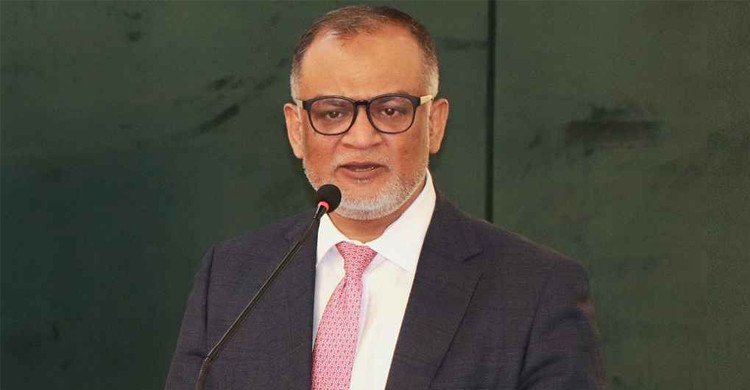 সঠিক নেতৃত্ব পেলে ৫ বছরেই দেশকে সোনার খনিতে রূপান্তর সম্ভব: বাণিজ্য উপদেষ্টা