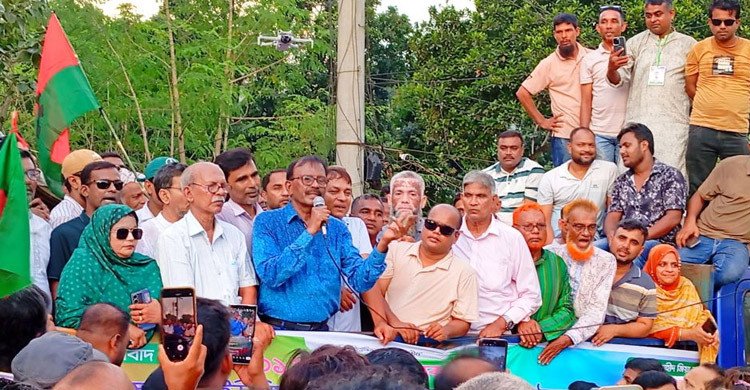 তারেক রহমানকে যে মানে না, সে তার বাপকেও মানে না: হাবিব