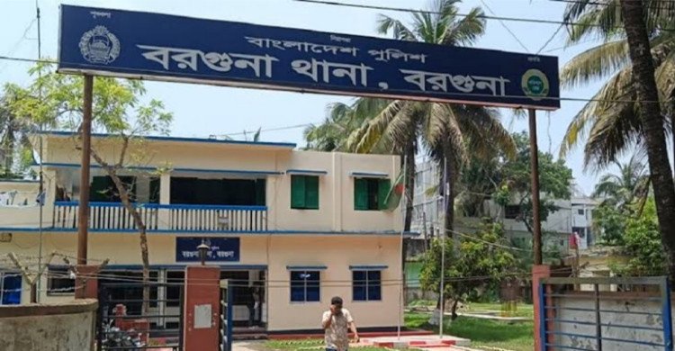 পল্লী বিদ্যুতকর্মীকে লোহার শিকলে বেঁধে রাখলেন ক্ষুব্ধ গ্রাহক, তারপর...