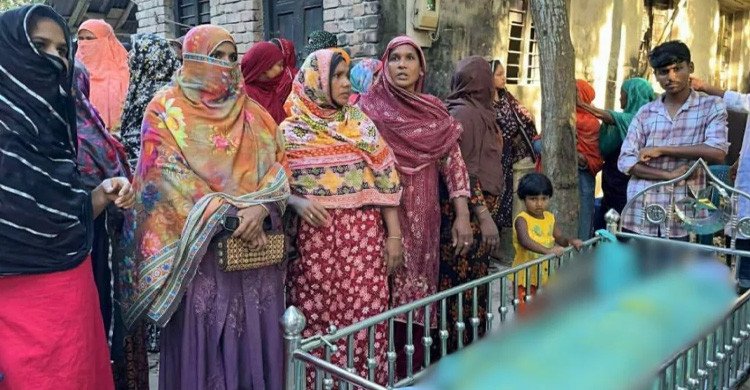 ঝিনাইদহে সম্পত্তির বিরোধে বাবার লাশ দাফনে সন্তানদের বাধা
