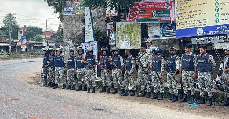 থমথমে খাগড়াছড়ি, ১৪৪ ধারার মধ্যেই চলছে সড়ক অবরোধ 