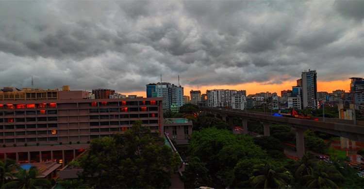 আজ ঢাকার আকাশ মেঘলা থাকতে পারে