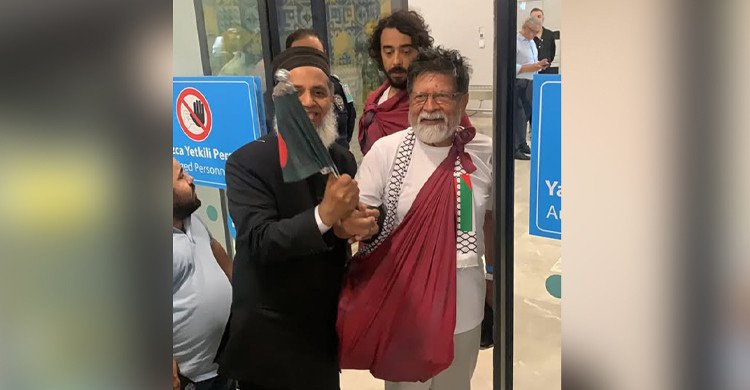 শনিবার ভোরে দেশে ফিরছেন আলোকচিত্রী শহিদুল আলম