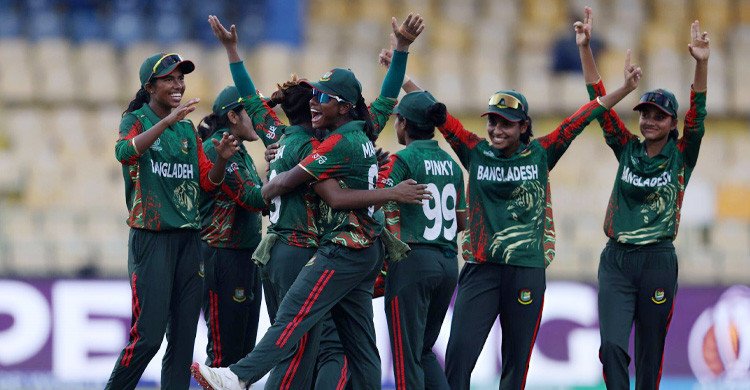 পাকিস্তানকে হারিয়ে বিশ্বকাপ অভিযান শুরু বাংলাদেশ নারী দলের
