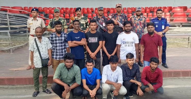 ৮ মাস ভারতে আটকে থাকার পর দেশে ফিরলেন ১২ নাবিক