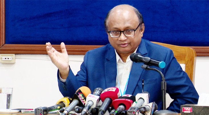 শেখ হাসিনাকে ফেরাতে রেড নোটিশ জারির পদক্ষেপ নেয়া হয়েছে: দুদক চেয়ারম্যান