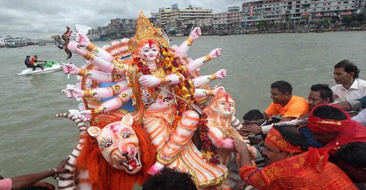 আজ বিজয়া দশমী, বিসর্জনে শেষ হবে শারদীয় দুর্গোৎসব