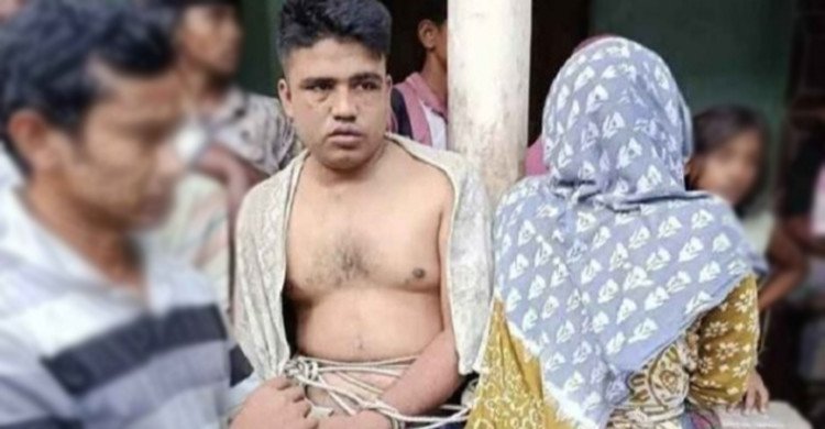 প্রবাসীর স্ত্রীর সাথে আপত্তিকর অবস্থায় পুলিশ কনস্টেবল আটক, অতঃপর...