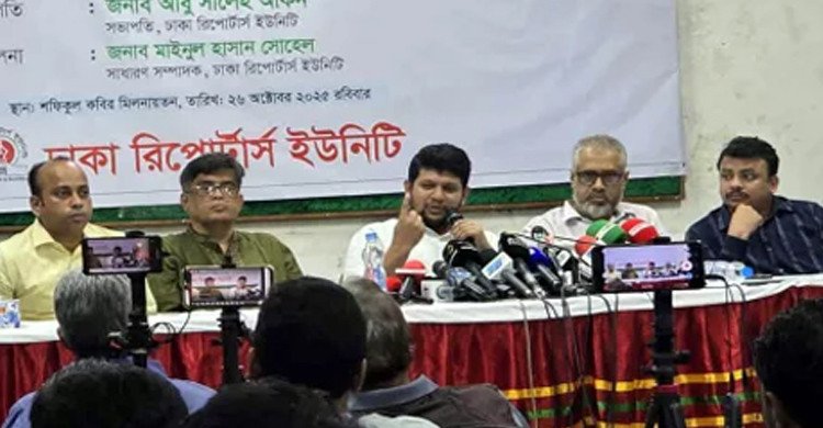 সরকার দ্রুত সাংবাদিক সুরক্ষা আইন করবে: তথ্য উপদেষ্টা