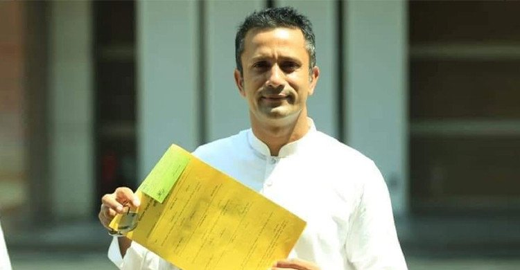 পদত্যাগ করলেন খালেদ মাসুদ পাইলট