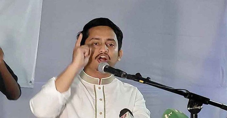 বগুড়ায় সারজিস আলমের গাড়িবহরে ককটেল হামলা