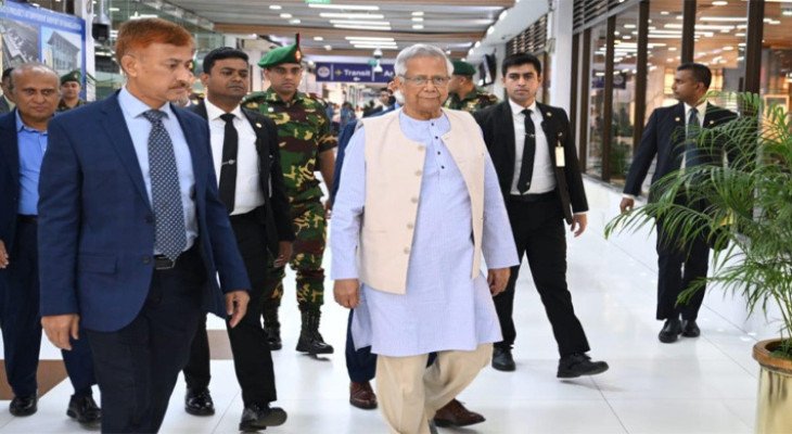 রোমের উদ্দেশে দেশ ছেড়েছেন প্রধান উপদেষ্টা