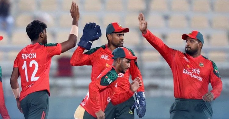 আফগানিস্তানকে ৮ উইকেটে উড়িয়ে সেমিফাইনালের দোরগোড়ায় বাংলাদেশ