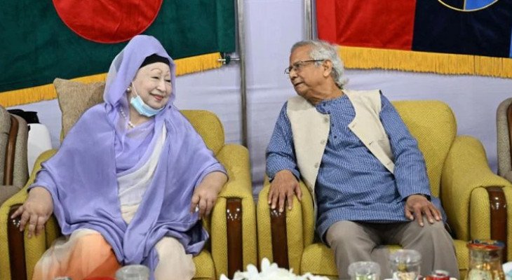 খালেদা জিয়ার জন্য দেশবাসীর কাছে দোয়া চাইলেন প্রধান উপদেষ্টা
