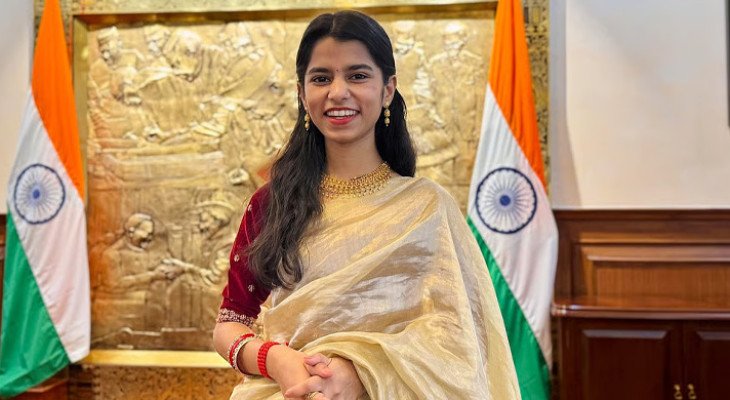 ২৫ বছর বয়সেই বিহারের বিধায়ক হলেন শাস্ত্রীয় সংগীতশিল্পী মৈথিলী ঠাকুর