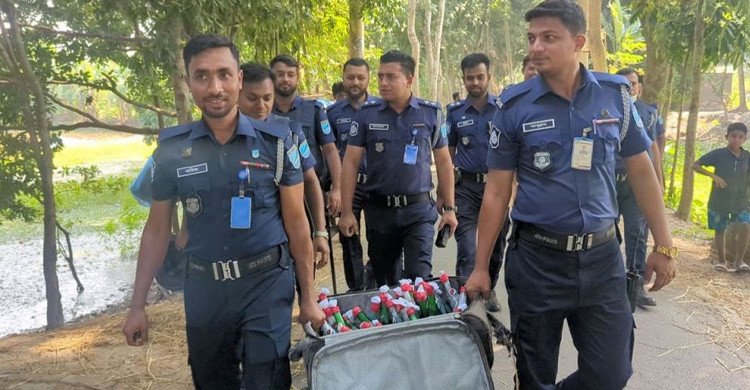 ভাঙ্গায় মহাসড়কের পাশে মিলল ৩২টি পেট্রলবোমা ভর্তি লাগেজ