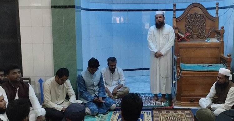 জবিতে শহীদ ওসমান হাদির স্মরণে দোয়া মাহফিল 