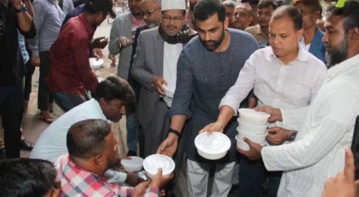 খালেদা জিয়ার সুস্থতা কামনায় দোয়া ও খাবার বিতরণ