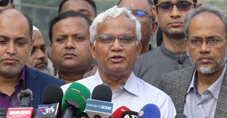 এভারকেয়ারে সিসিইউতে খালেদা জিয়ার ব্যক্তিগত চিকিৎসক ডা. জাহিদের মা