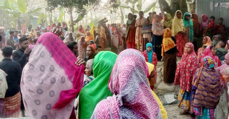 গোবিন্দগঞ্জে গৃহবধূর ঝুলন্ত মরদেহ উদ্ধার, মৃত্যু নিয়ে রহস্য