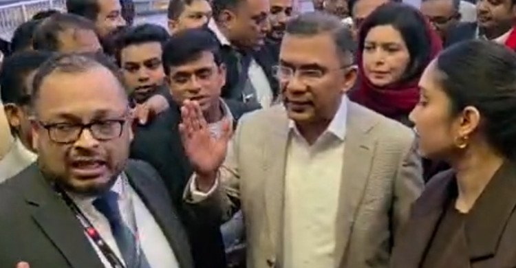 হিথ্রো বিমানবন্দরে পৌঁছেছেন তারেক রহমান, মধ্যরাতে ছাড়বে ফ্লাইট