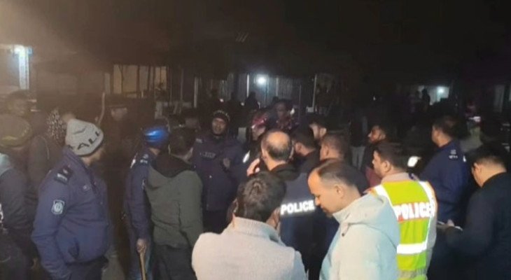 গাইবান্ধায় আ.লীগ নেতাকে ধরতে গিয়ে হামলার শিকার ৩ পুলিশ