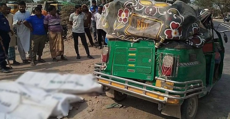 কুষ্টিয়ায় গ্যাসবাহী ট্রাক ও সিএনজির মুখোমুখি সংঘর্ষে পাঁচজন নিহত
