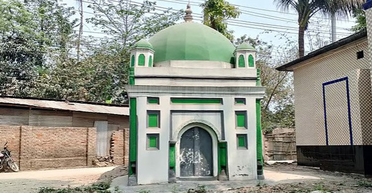 গাইবান্ধার নুনিয়াগাড়িতে প্রায় ২০০ বছরের প্রাচীন সবচেয়ে ছোট মসজিদ
