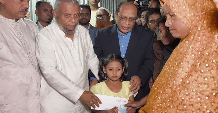 সৌদি আরবে নিহত বাচ্চুর পরিবারকে প্রবাসী কল্যাণ মন্ত্রীর সহায়তার আশ্বাস